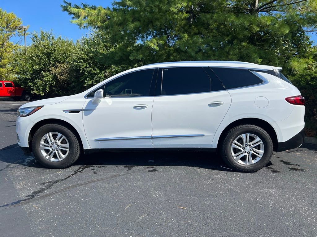 2018 Buick Enclave Essence photo 2