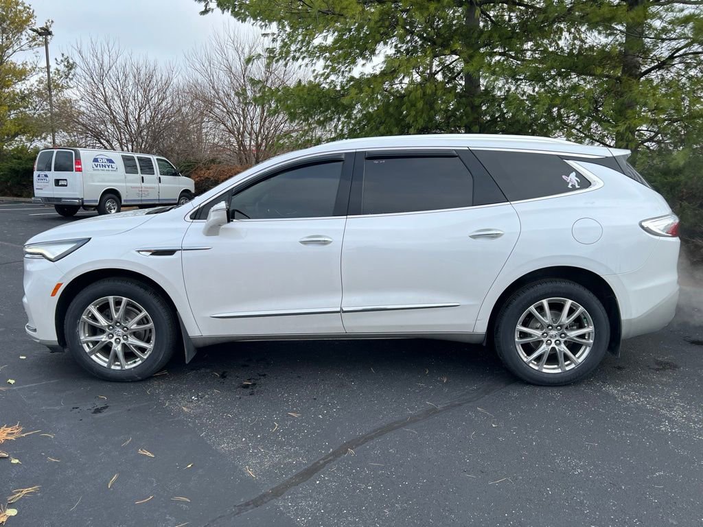 2023 Buick Enclave Premium photo 2