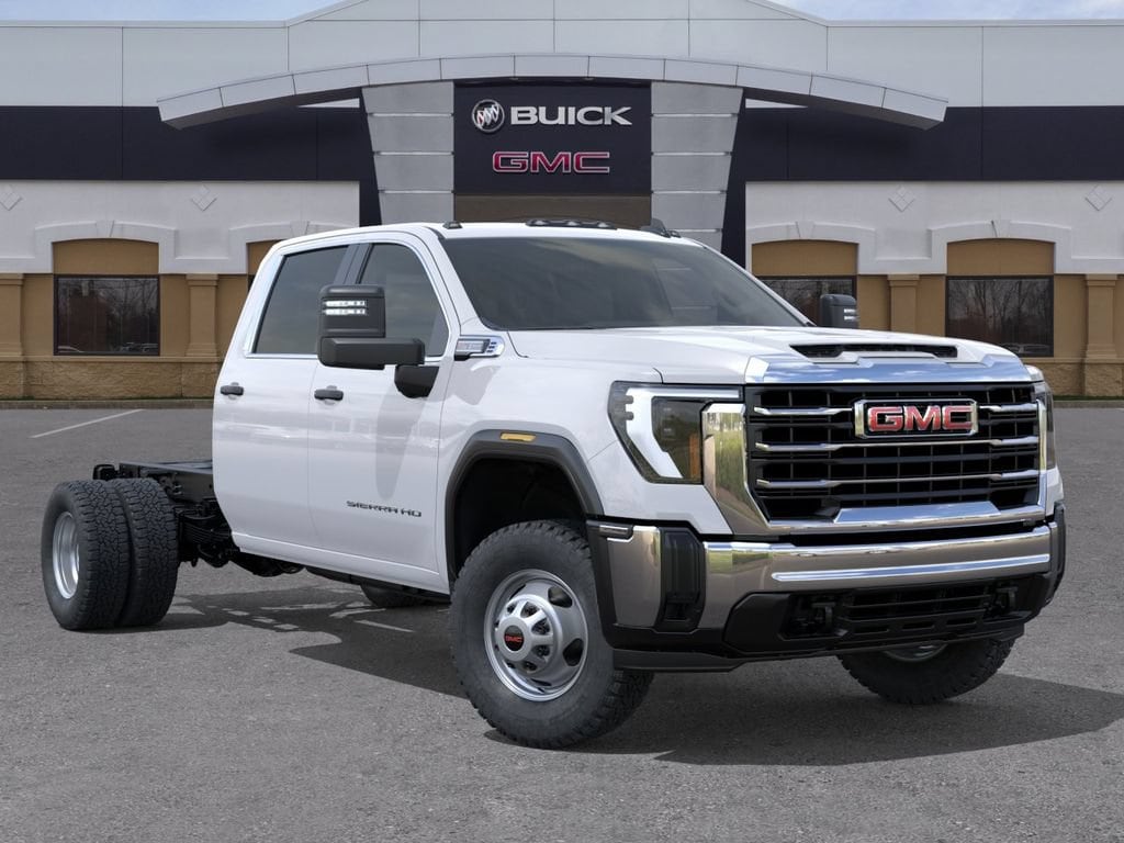 2025 GMC Sierra 3500HD Pro - Photo 8
