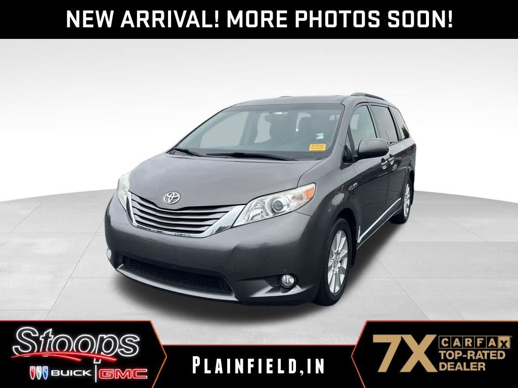 2017 Toyota Sienna XLE Premium V6 AWD 7-Passenger's photo