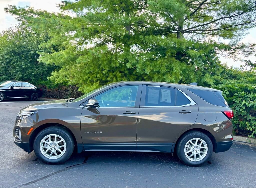 2023 Chevrolet Equinox LT photo 3