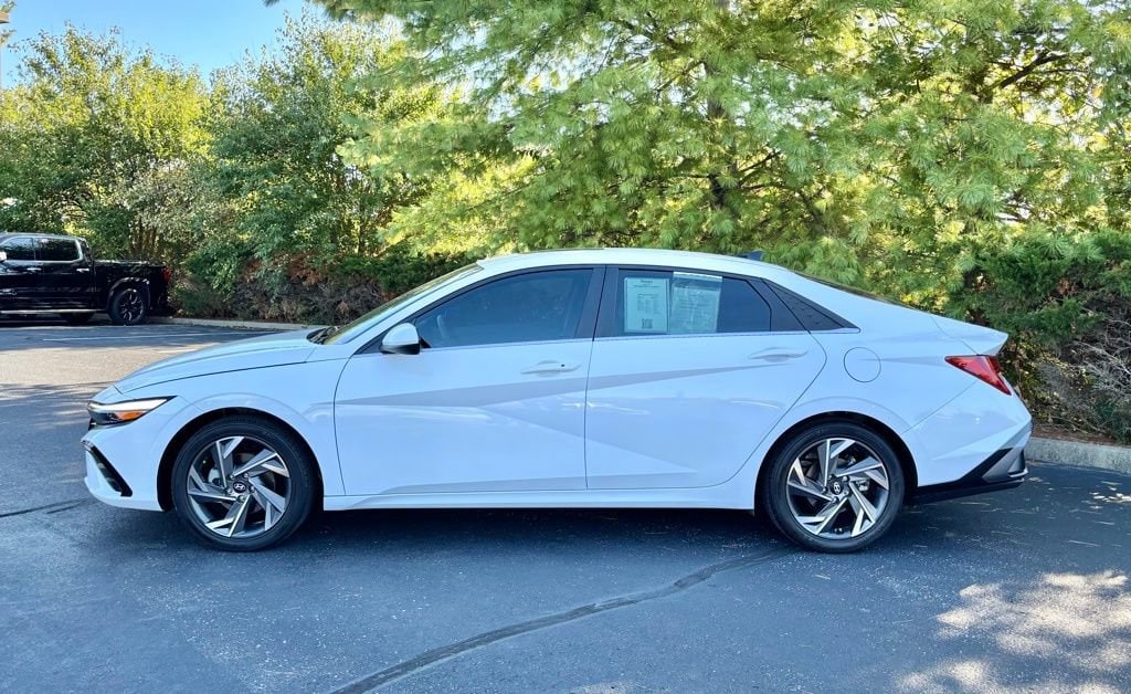 Used 2024 Hyundai Elantra SEL Sedan