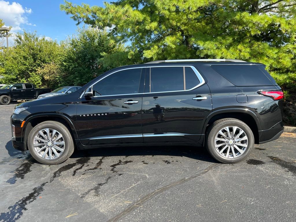 2023 Chevrolet Traverse Premier photo 2