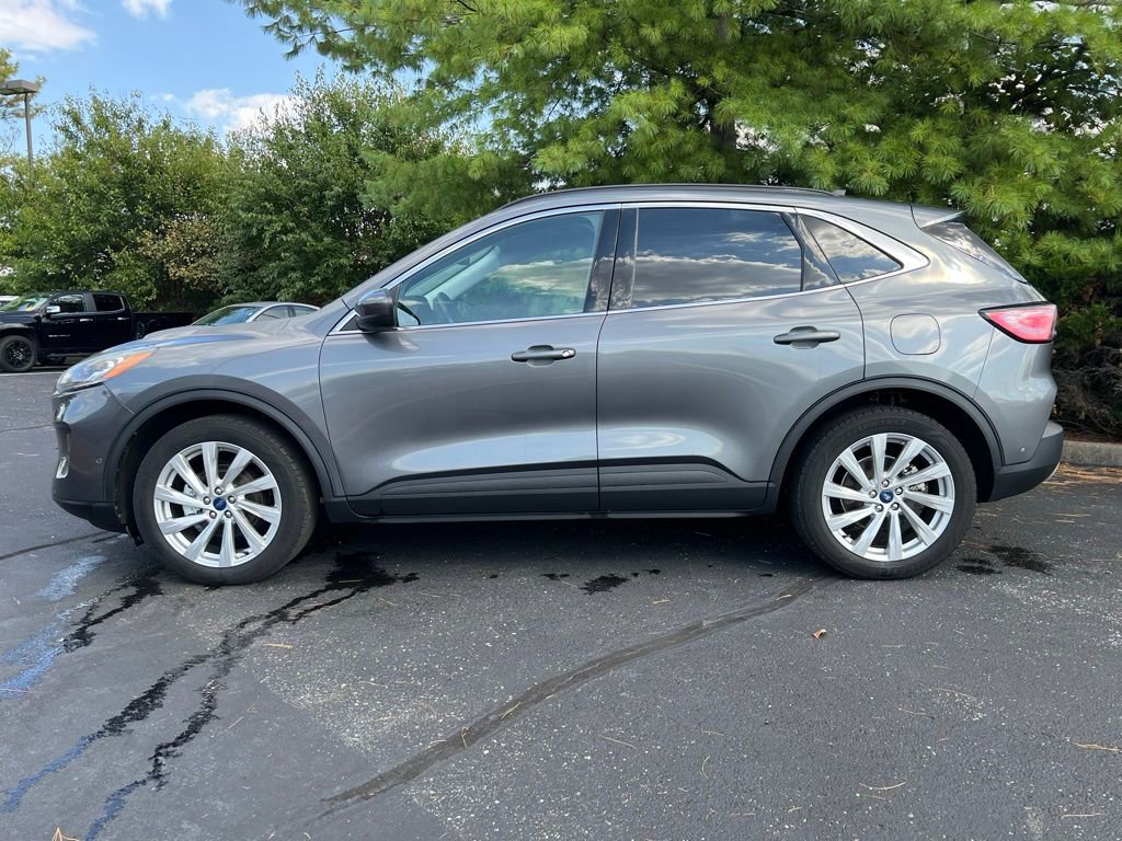 2022 Ford Escape Titanium Hybrid photo 2
