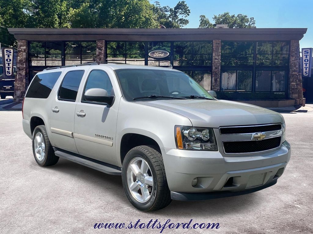 2009 Chevrolet Suburban 2WD 1500 LT2's photo