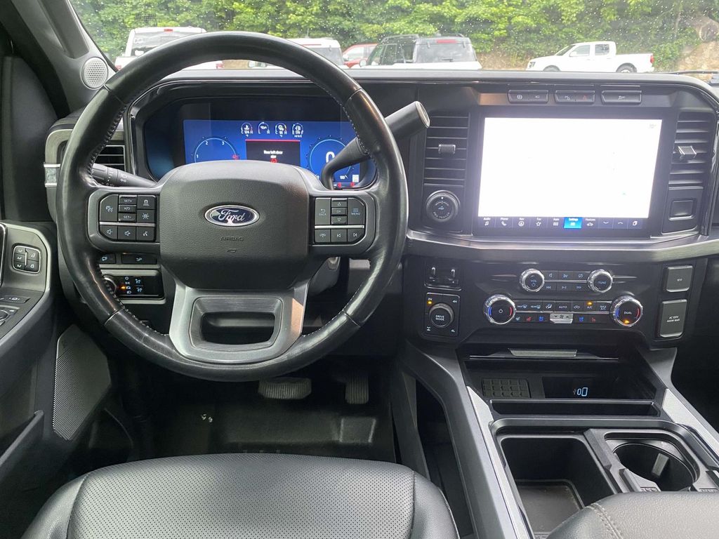 2024 Ford F-350 Super Duty Lariat - Photo 12