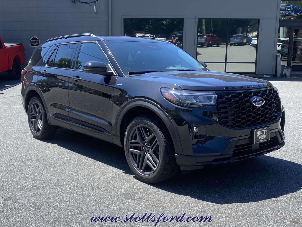 2026 Ford Explorer ST-LINE 4WD's photo