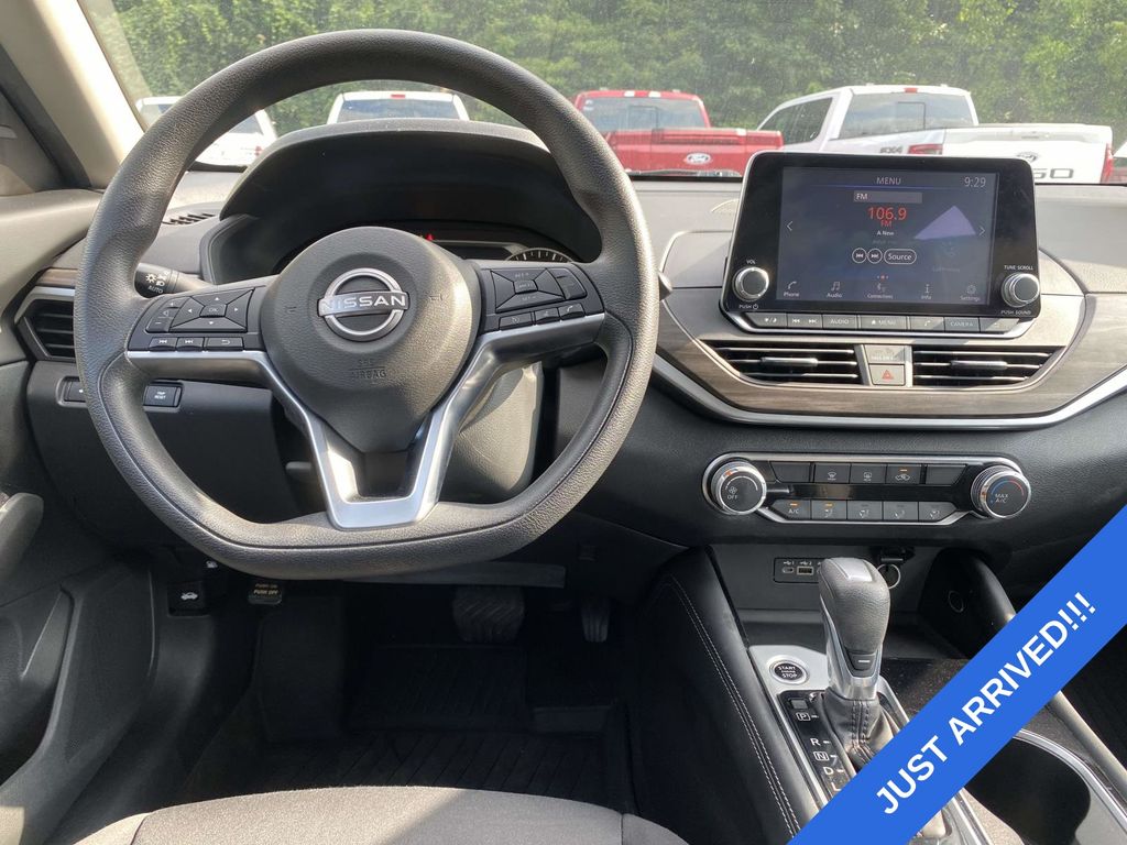 2023 Nissan Altima SV - Photo 12
