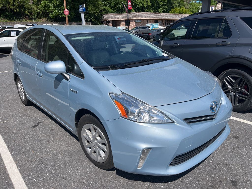 2012 Toyota Prius v Five