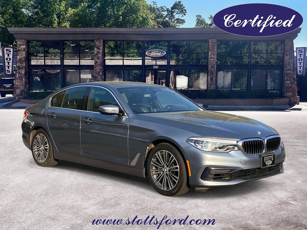 2019 BMW 5 Series 540i xDrive Sedan's photo