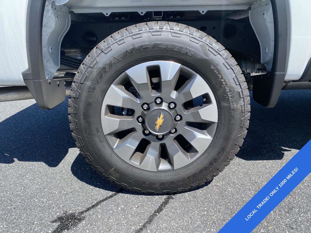 2026 Chevrolet Silverado 2500HD Custom - Photo 9