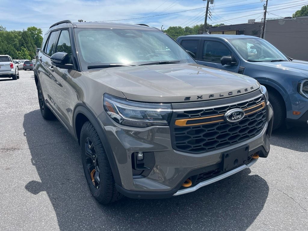2026 Ford Explorer Tremor 4WD's photo