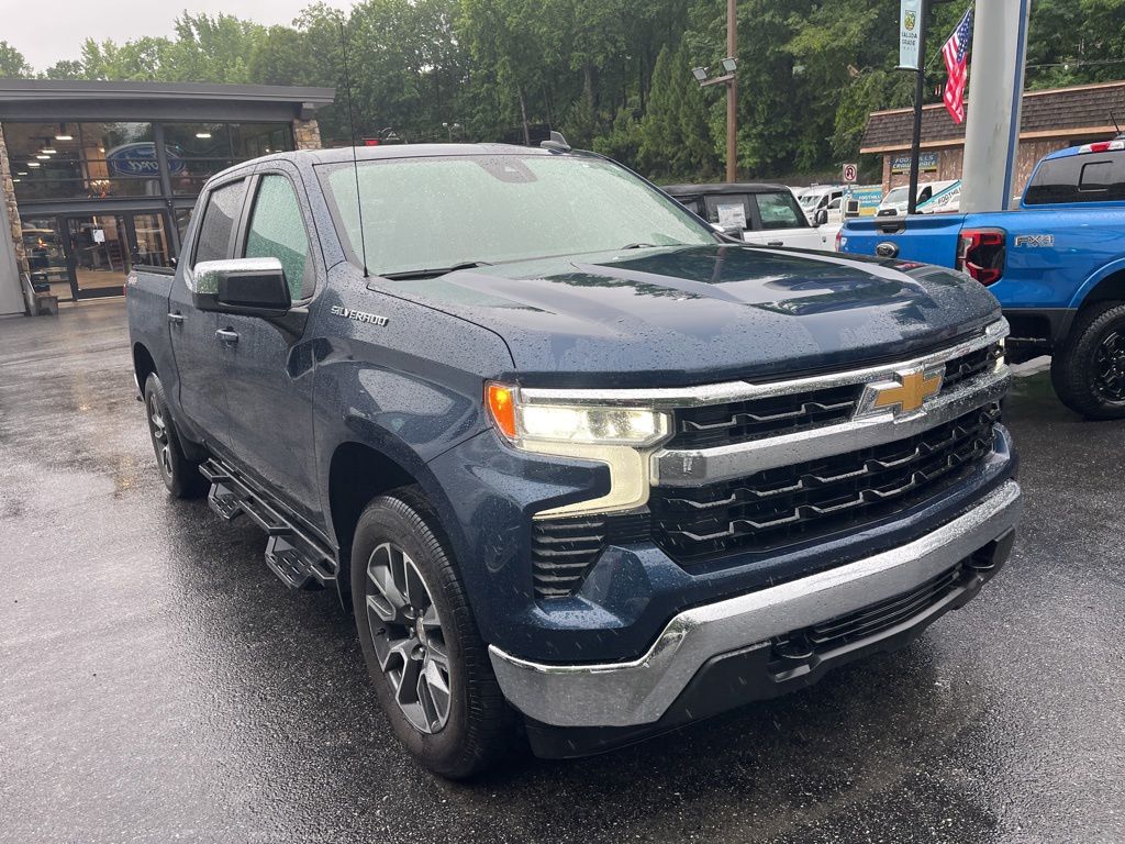 2023 Chevrolet Silverado 1500 LT 2FL 4X4 Crew Cab Short Box's photo