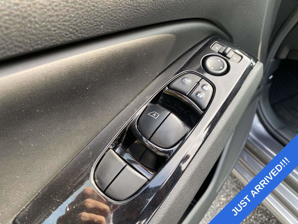 2023 Nissan Altima SV - Photo 18