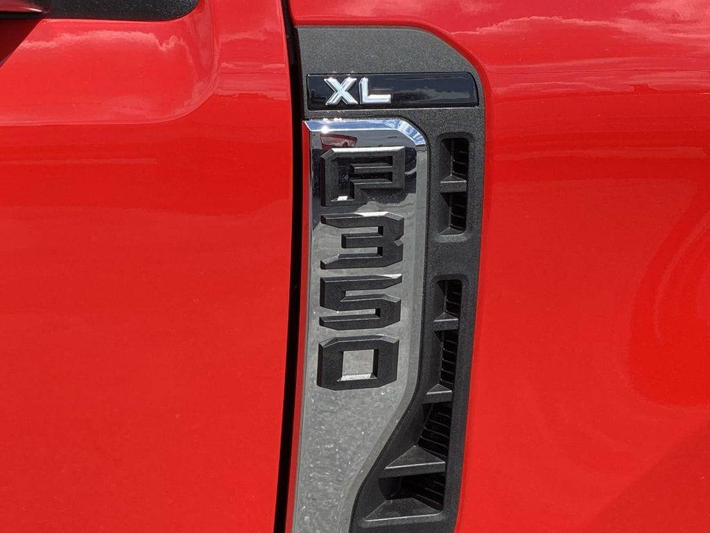 2026 Ford F-350 Super Duty XL - Photo 8