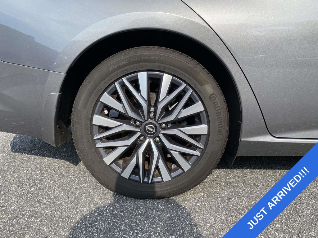 2023 Nissan Altima SV - Photo 9