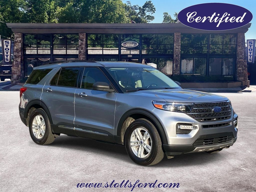 2022 Ford Explorer XLT 4WD's photo