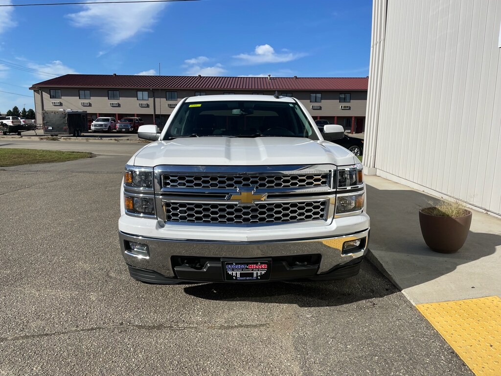2015 Chevrolet Silverado LT photo 2