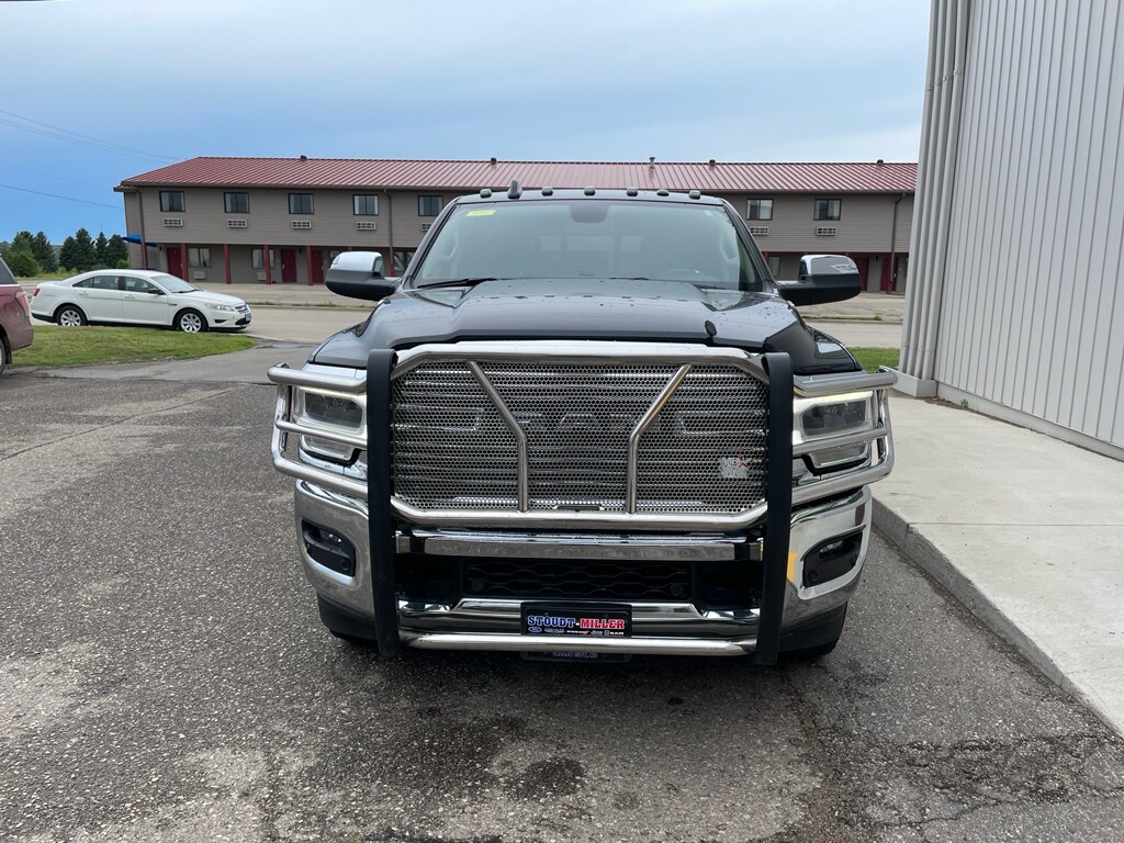 2022 Ram 3500 Laramie photo 2