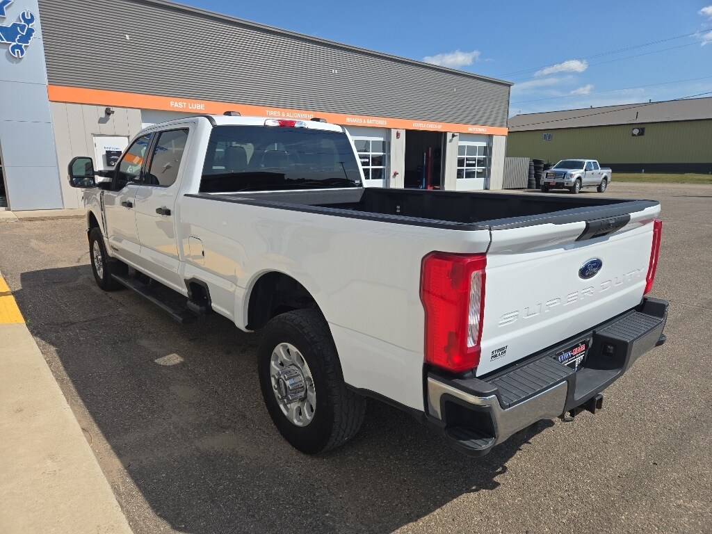 Used 2024 Ford F-350 Cab; Crew