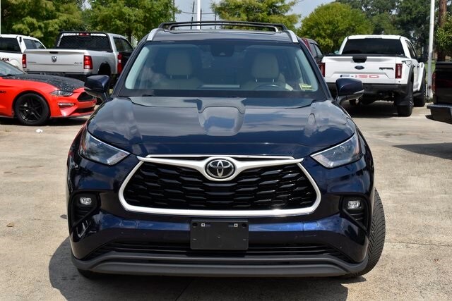 2023 Toyota Highlander L photo 2