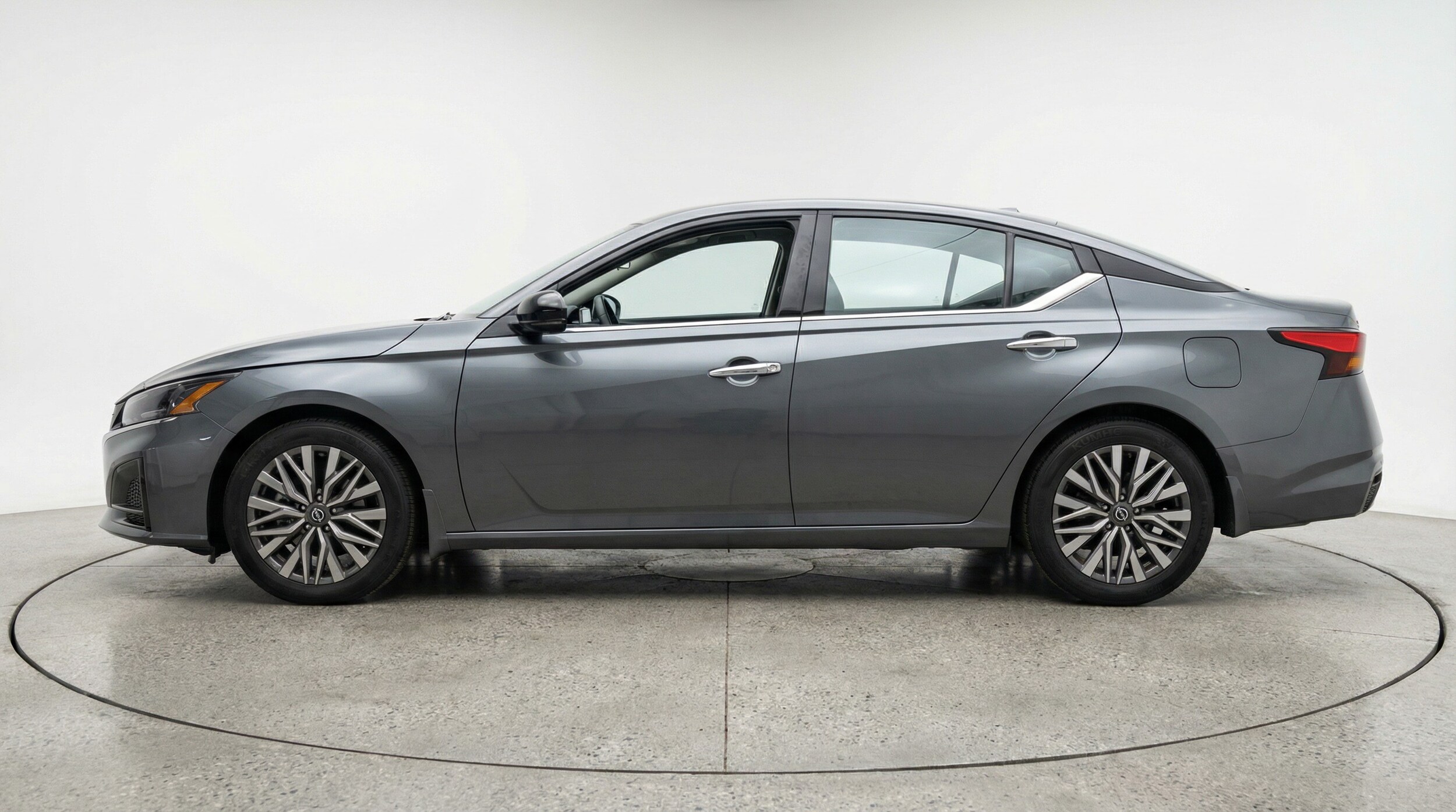 Thumbnail: 2025 Nissan Altima - 4