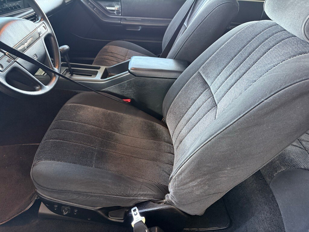 1991 Ford Thunderbird Base photo 4