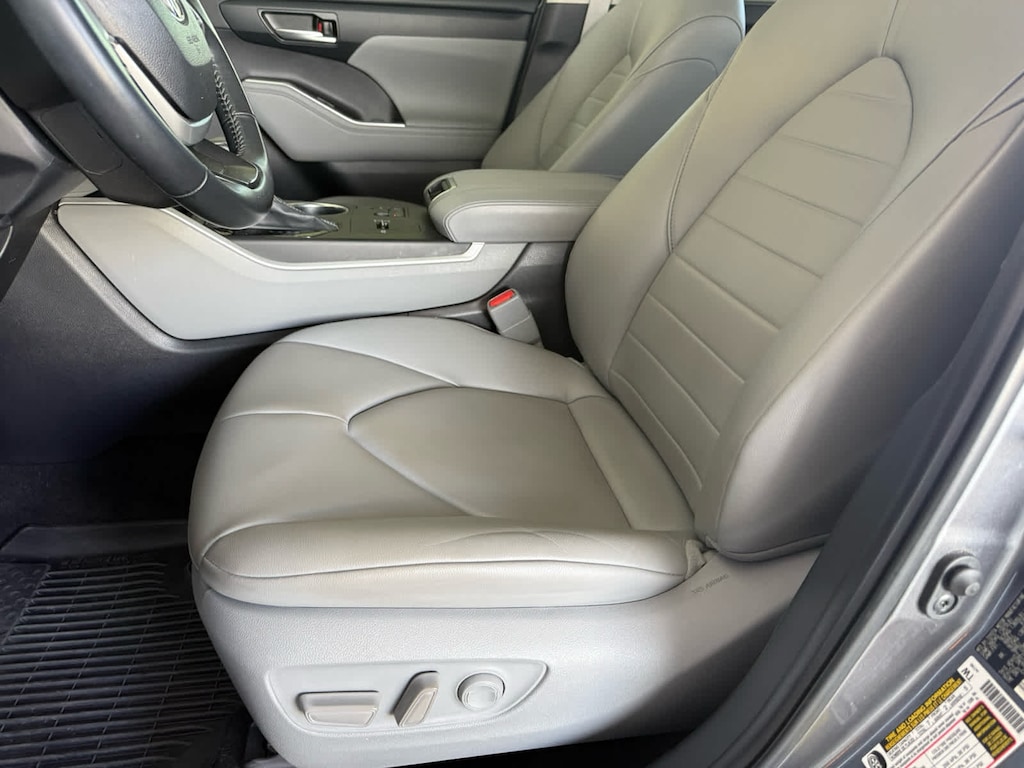 Used 2023 Toyota Highlander XLE SUV