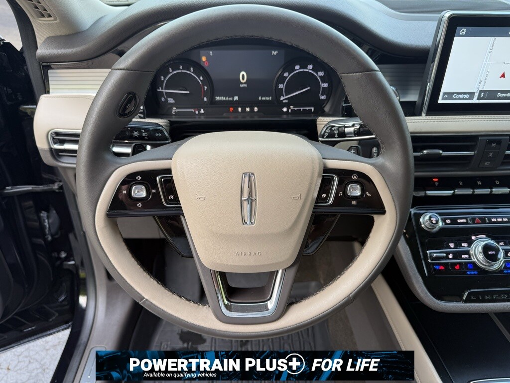 2022 Lincoln Corsair Standard photo 2