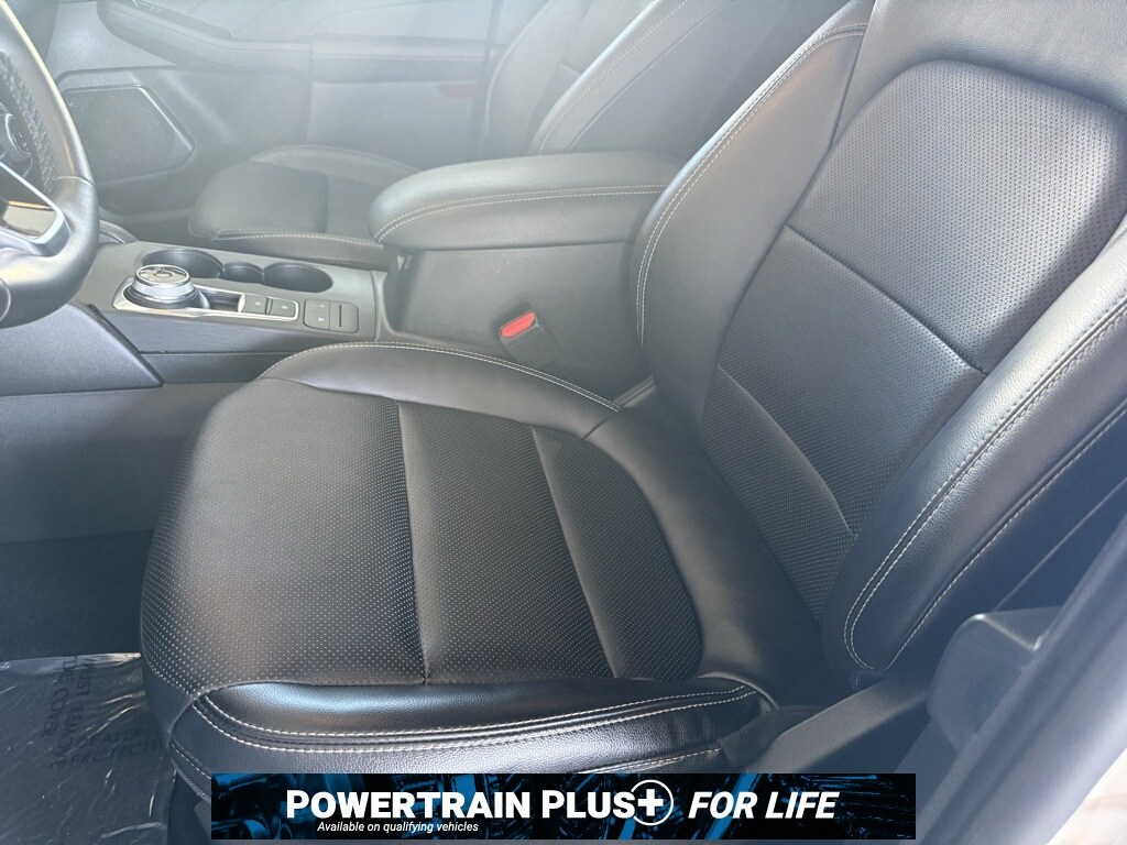 2022 Ford Escape SEL photo 4