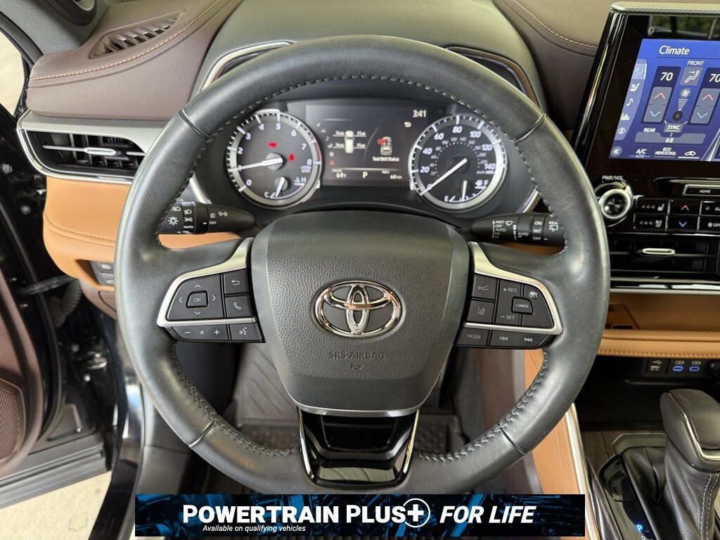 2022 Toyota Highlander Platinum photo 2
