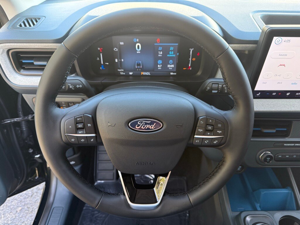 2025 Ford Maverick XLT photo 2