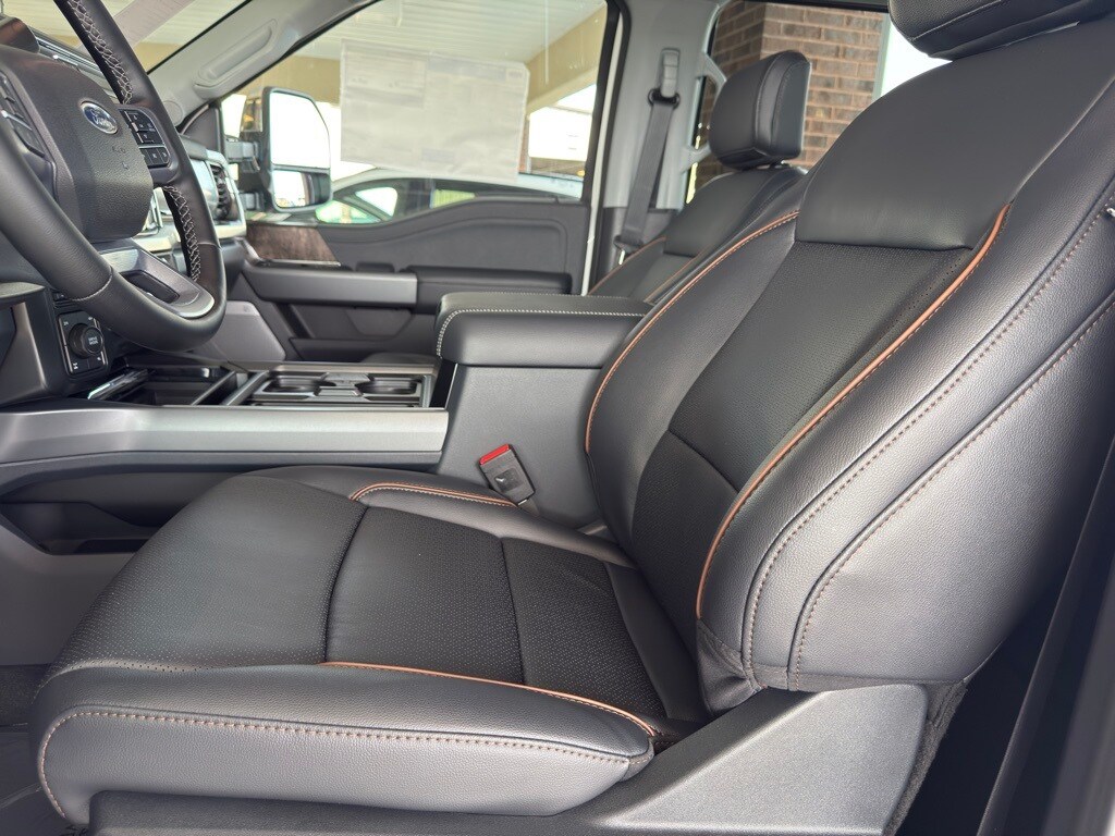 2026 Ford F-250 Lariat photo 4