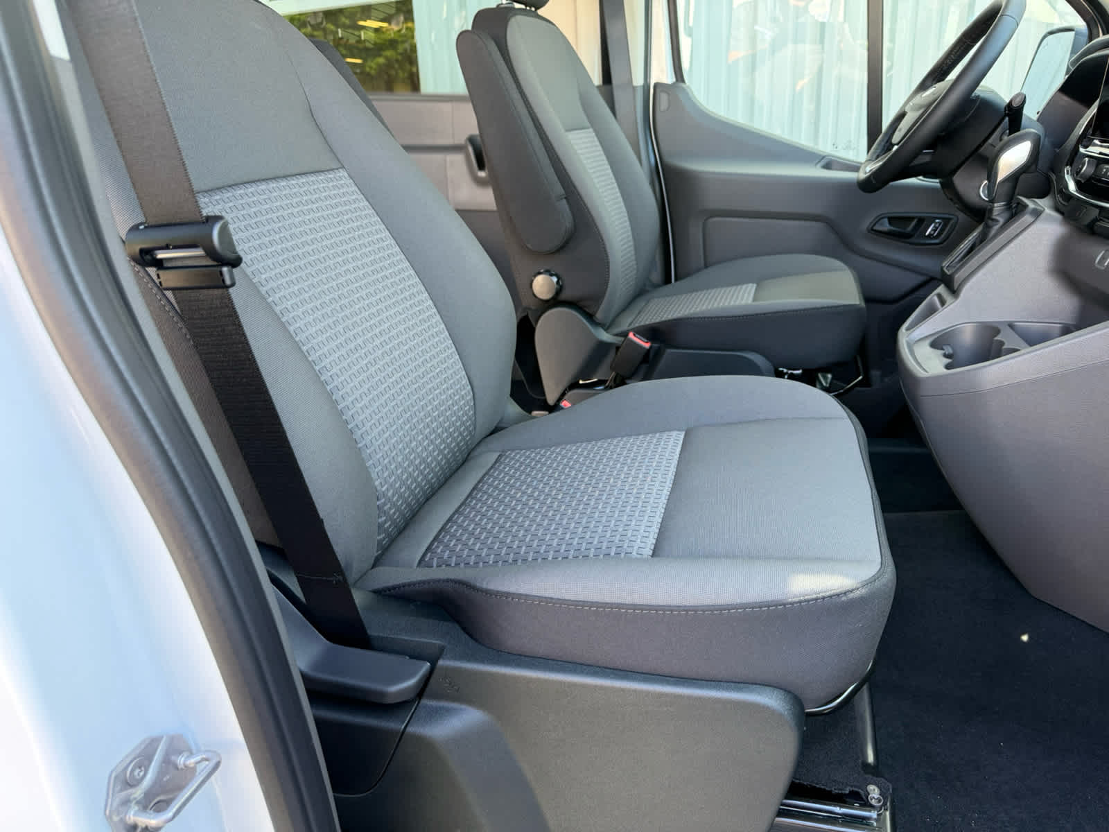 2026 Ford Transit Passenger Van XLT - Photo 10