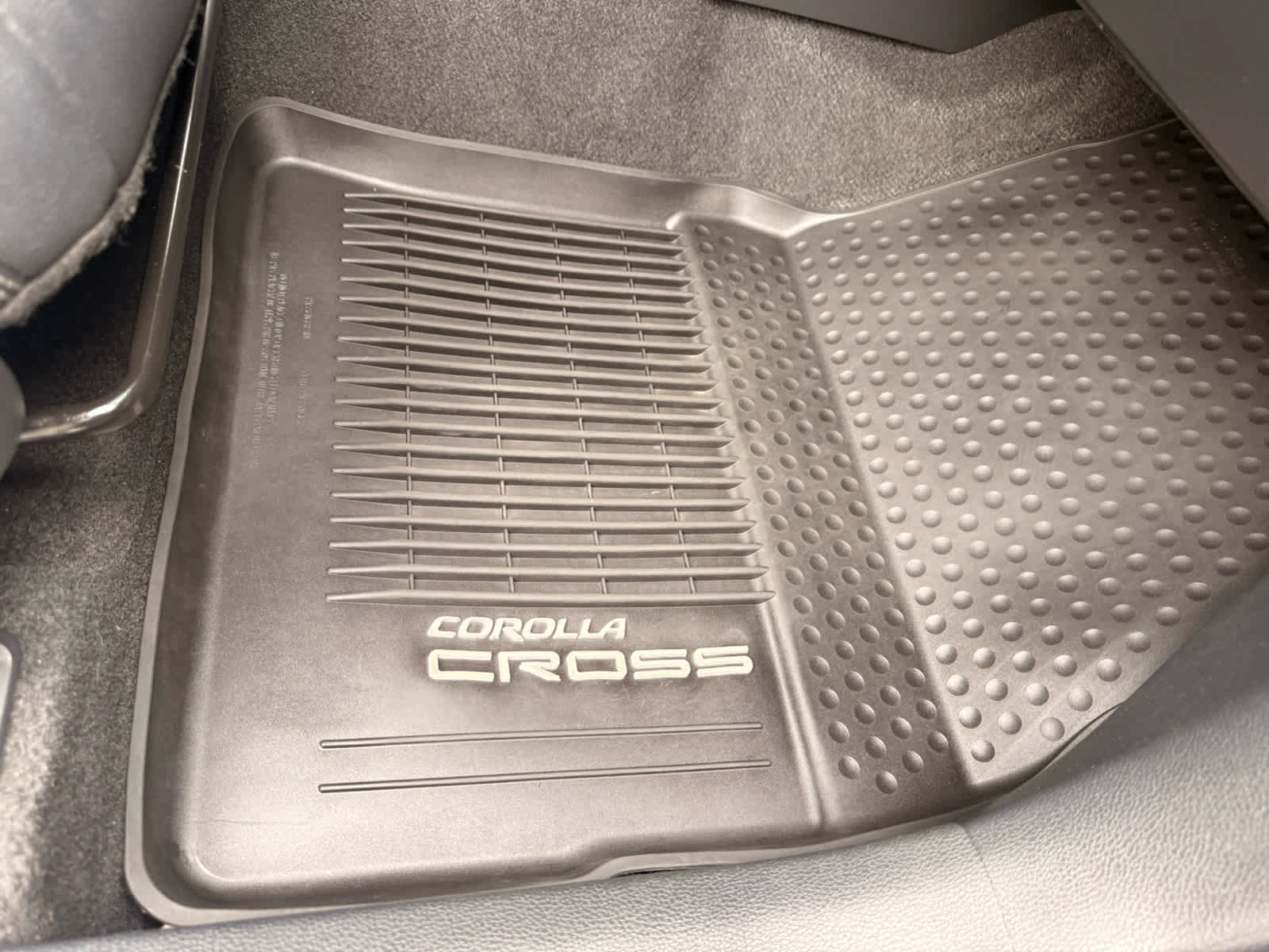 2023 Toyota Corolla Cross XLE - Photo 9