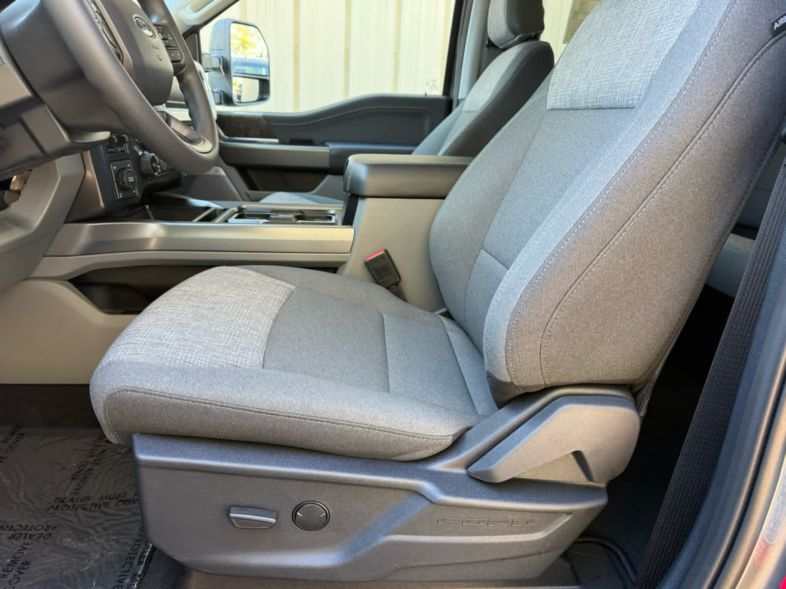New 2027 Ford Super Duty F-350 SRW XLT Truck