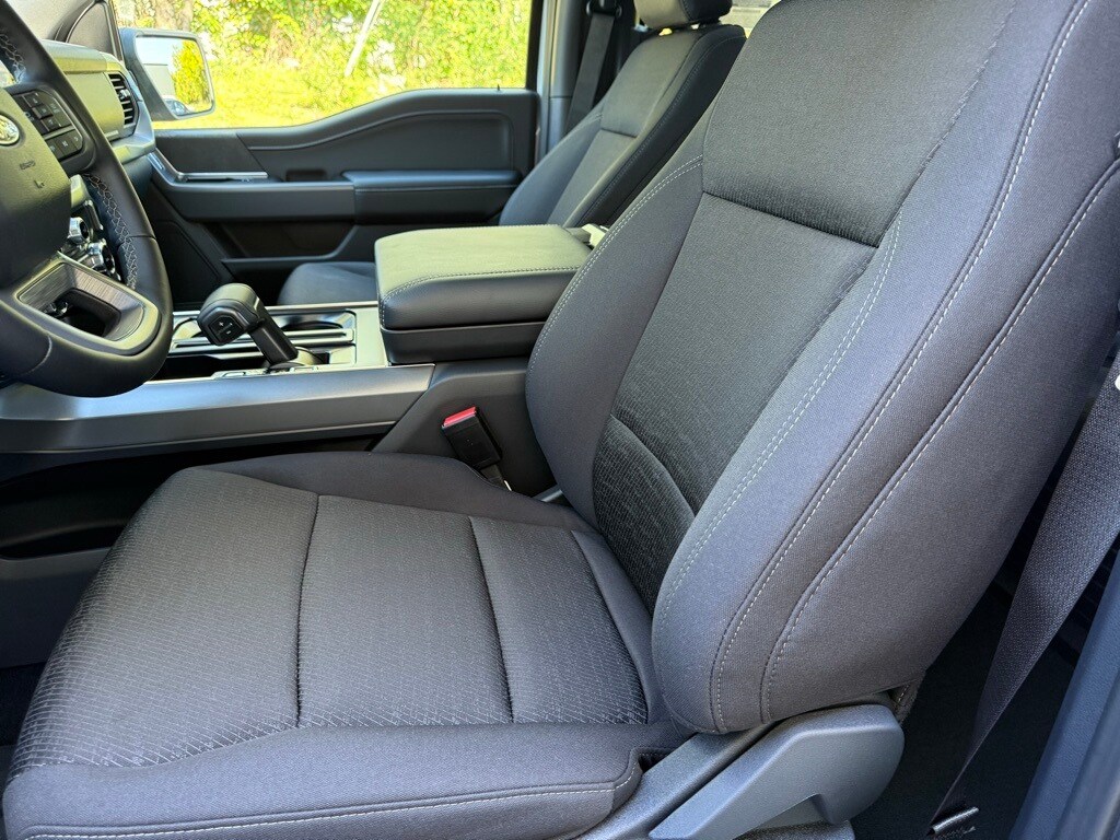 2025 Ford F-150 XLT photo 4