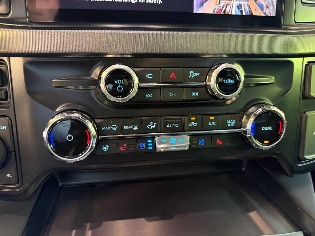 2026 Ford F-350 Super Duty Platinum - Photo 19