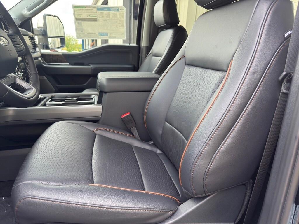 2026 Ford F-250 Lariat photo 4