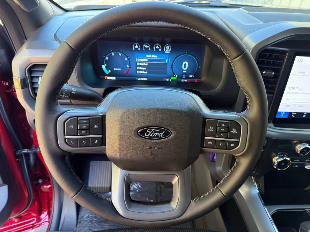 2025 Ford F-150 XLT photo 2