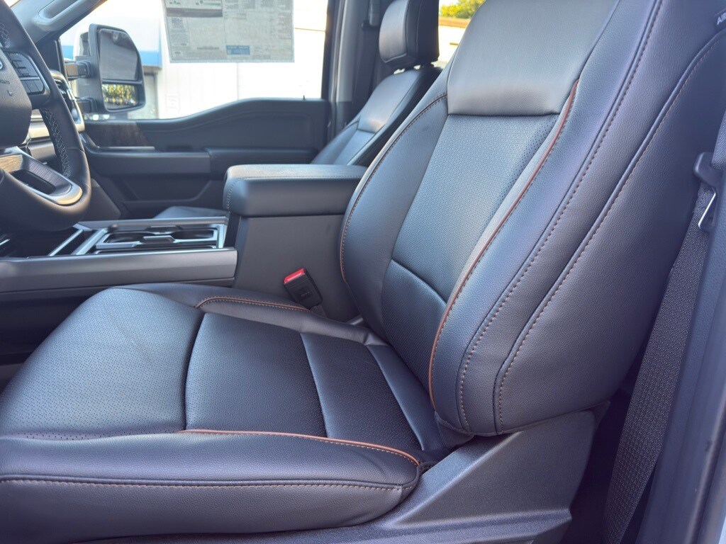 2026 Ford F-250 Lariat photo 3