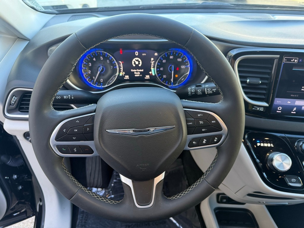 Used 2024 Chrysler Pacifica Touring L Passenger Van