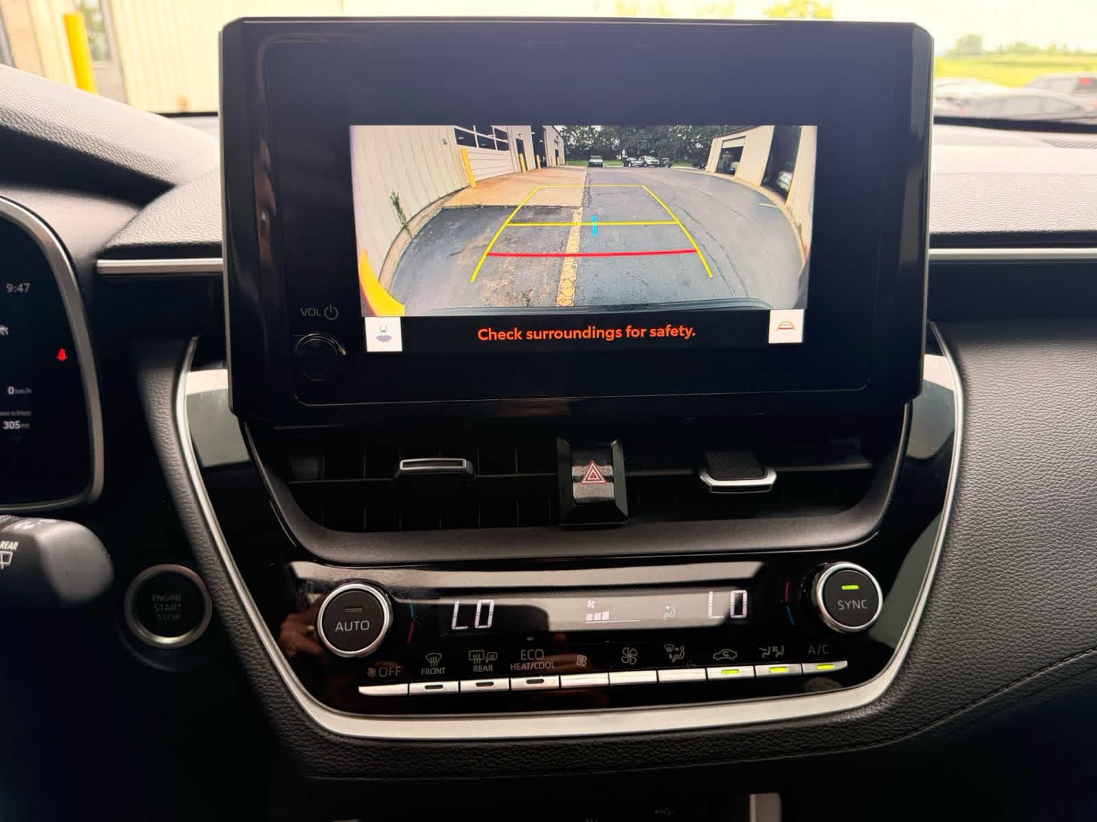 2023 Toyota Corolla Cross XLE - Photo 16