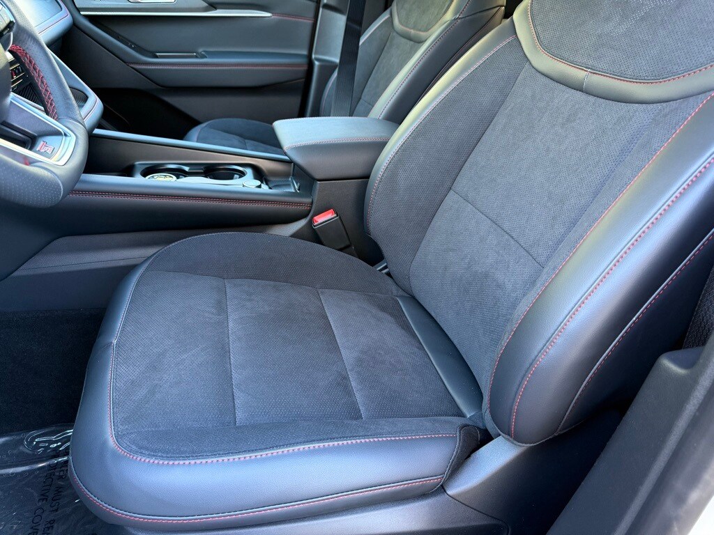 2026 Ford Explorer ST photo 4