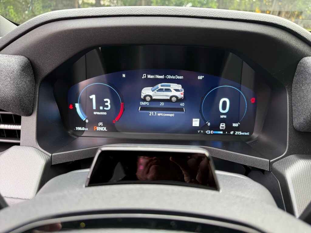 2025 Ford Explorer ST-Line photo 3