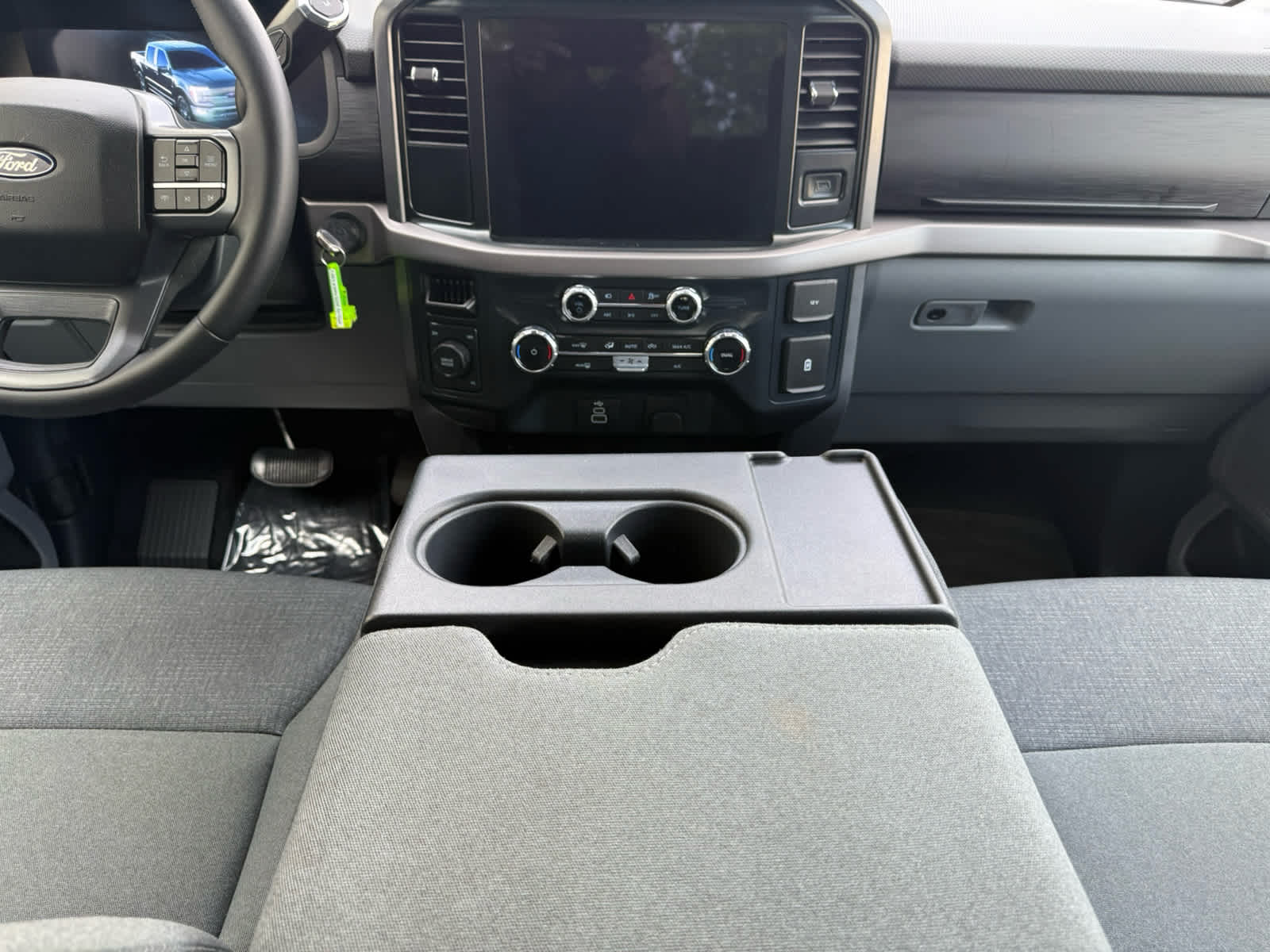 2025 Ford F-150 XLT - Photo 9