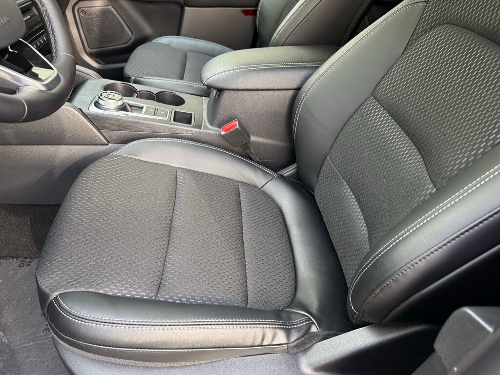 2025 Ford Escape photo 4