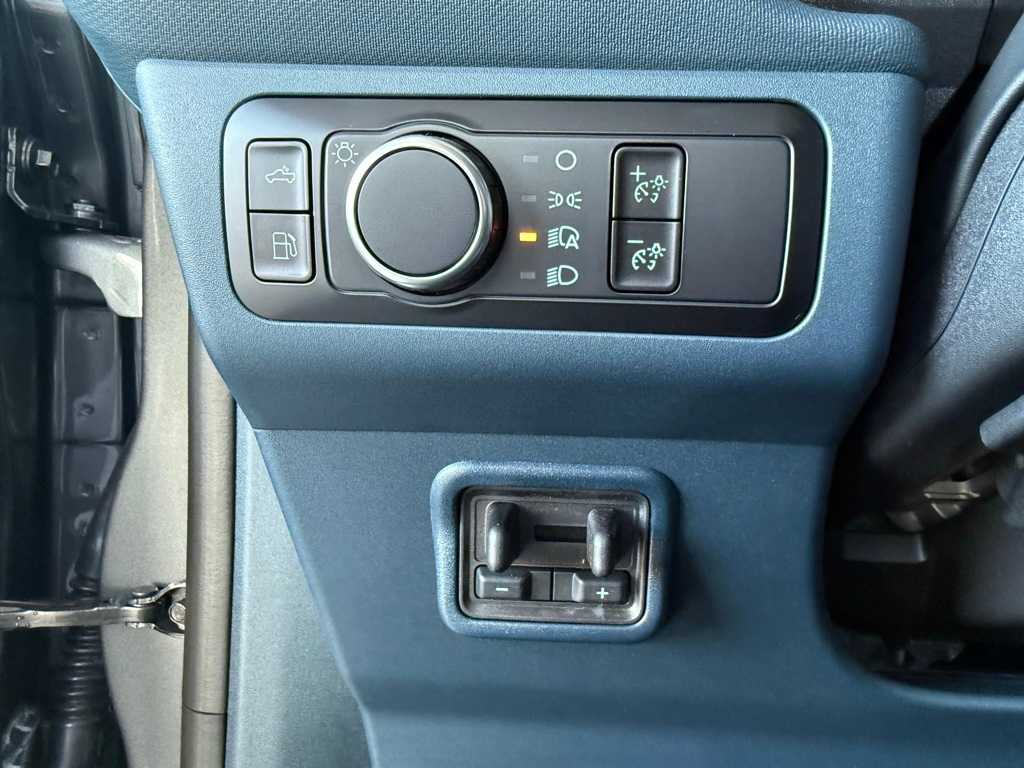 2025 Ford Maverick XLT - Photo 13