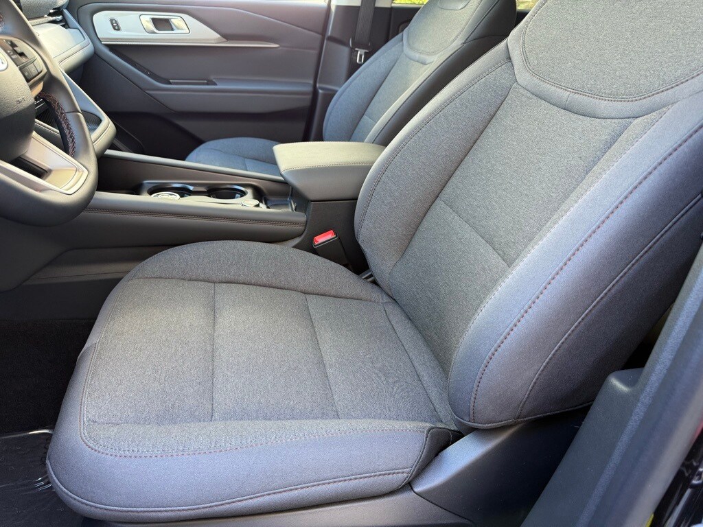 2026 Ford Explorer photo 3