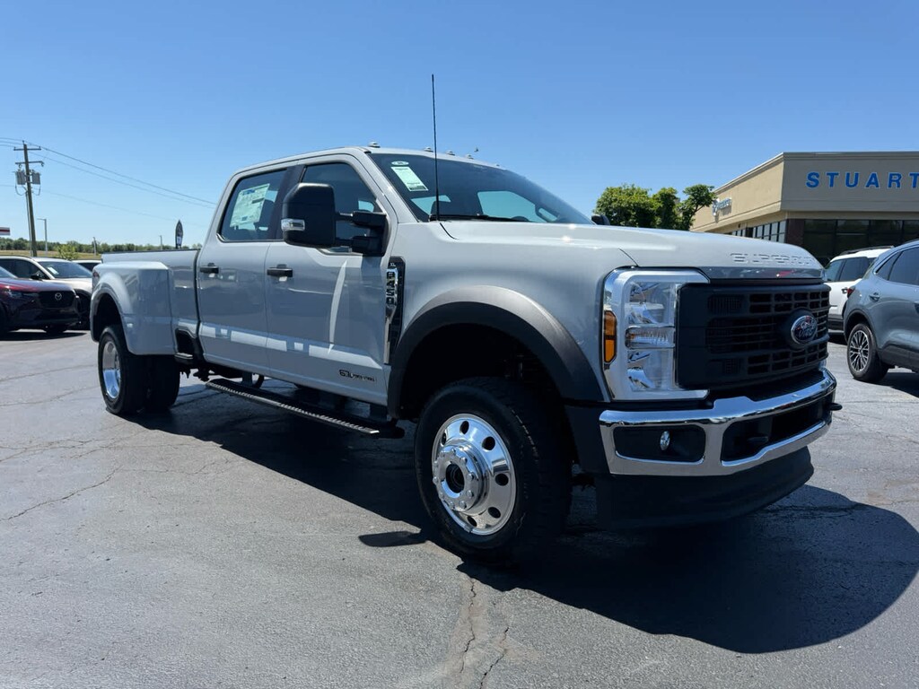 New 2026 Ford Super Duty F-450 DRW XL 4WD Crew Cab 8 Box Truck